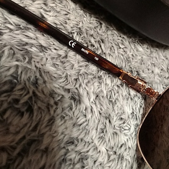 Authentic Michael Kors aviator sunglasses - Picture 3 of 8